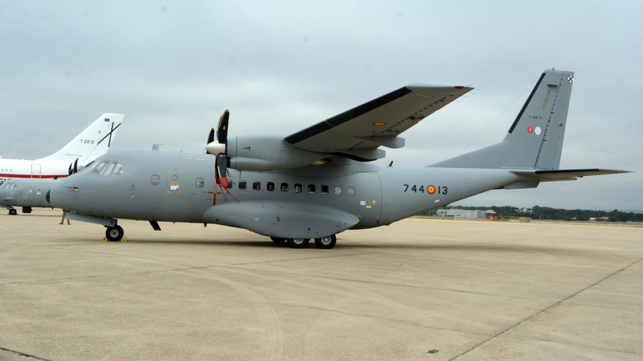 CASA CN-235