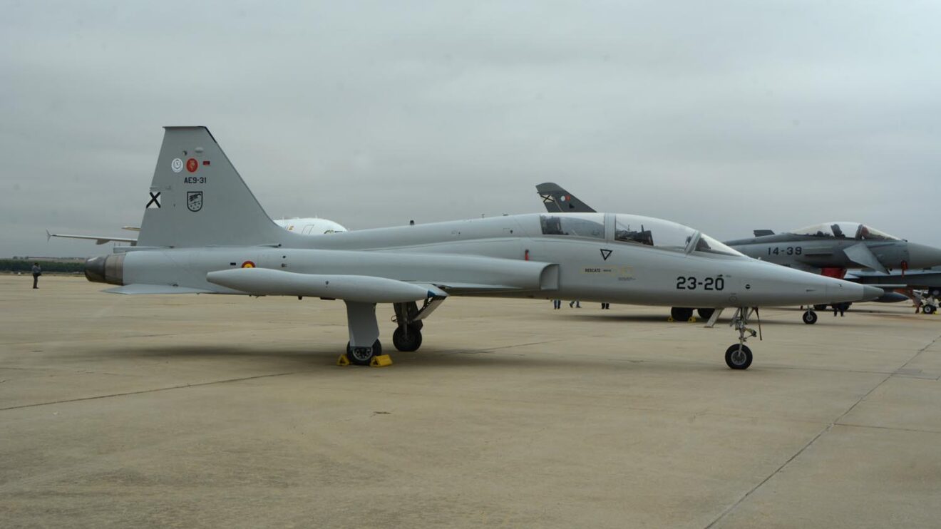 CASA Northrop F-5B