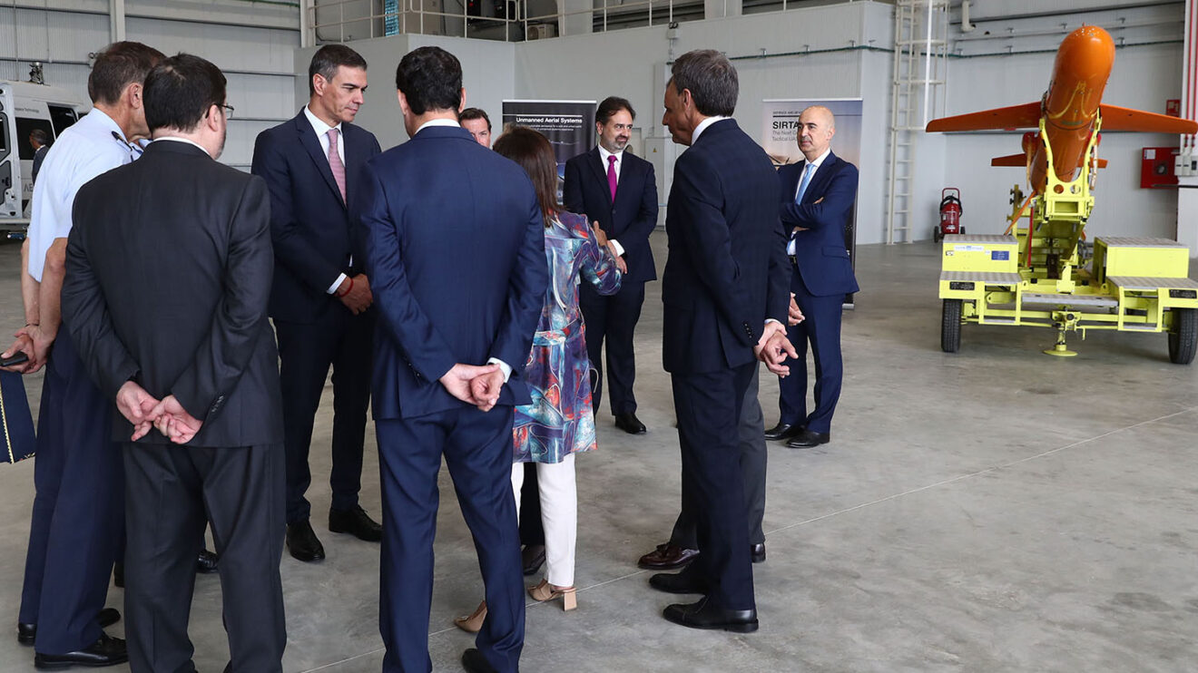 Durante la inauguración los invitados pudieron ver una exposición de diversos UAV que se probarán en CEUS.