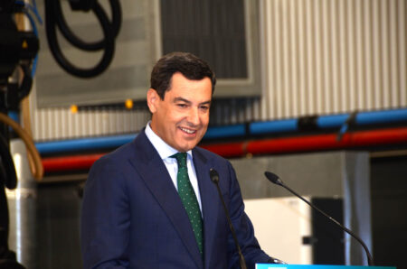 Juanma Moreno, presidente de la Junta de Andalucía, en la inauguraciòn del CFA.