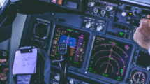 Panel de instrumentos de un Boeing 737.