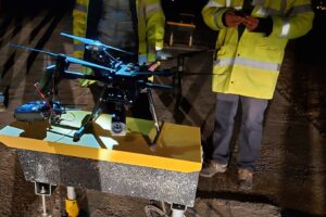 El dron utilizado por Canard Drones para la revisión de los PAPI en el aeropuerto de Madrid Barajas.q