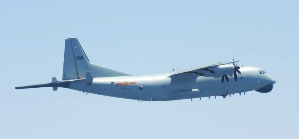 J-9 chino interceptado por aviones japoneses en 2018.