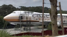 La firma Coach abre una tuienda en Malasia dentro de un Boeing 747 que operó Iberia.