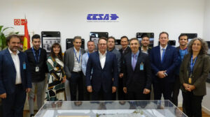 Representantes de CESA y de ITP Aero tras la firma del contrato.