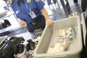 Aena se suma a la lista de gestores aeroportuarios que están eliminando la necesidad de sacar líquidos y equipos electrónicos en los controles del aeropuerto.