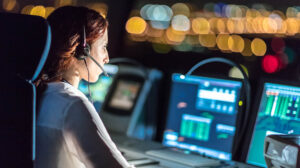 Los controladores aéreos de Enaire siguen gestionando cada vez más vuelos.