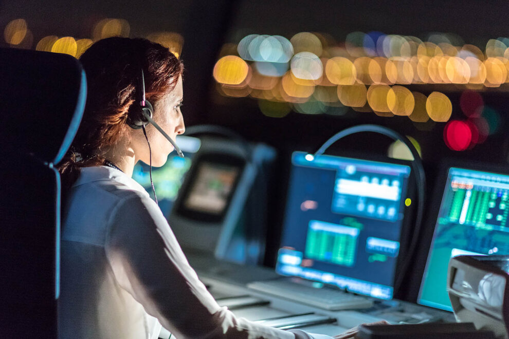 Los controladores aéreos de Enaire siguen gestionando cada vez más vuelos.