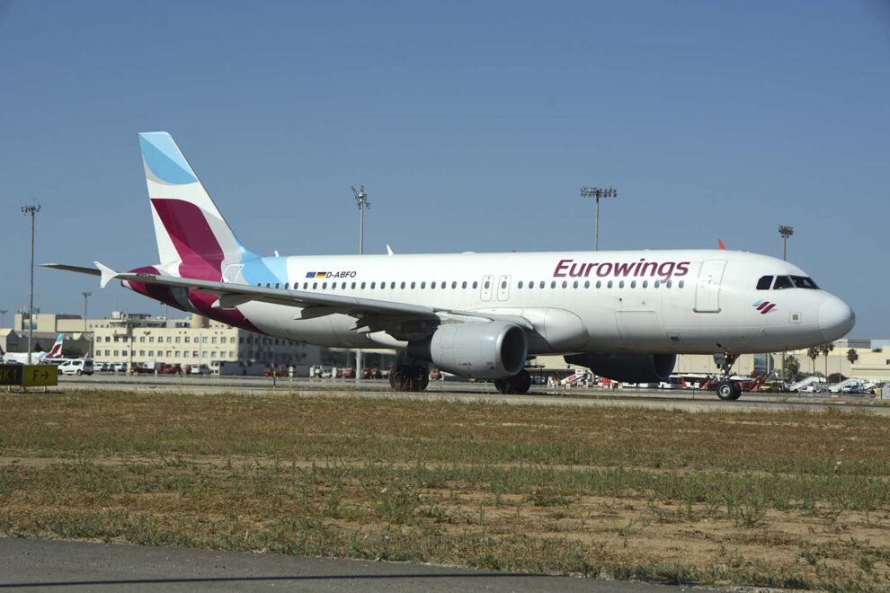 Airbus A320 de Eurowings en el aeropuerto de Palma de Mallorca.q