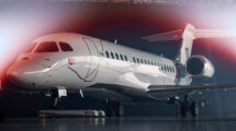 El Dasault Falcon 10X durante su presentación.