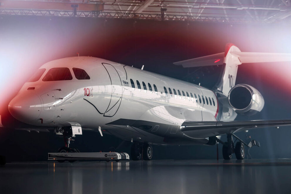 El Dasault Falcon 10X durante su presentación.