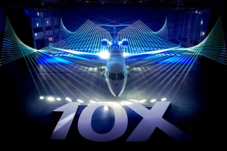 Dassault ha elegido un fuselaje metálico y alas en materiales compuestos para el Falcon 10X.