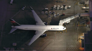 Boeing 767-300ER de Delta en el aeropuerto de Los Ángeles.