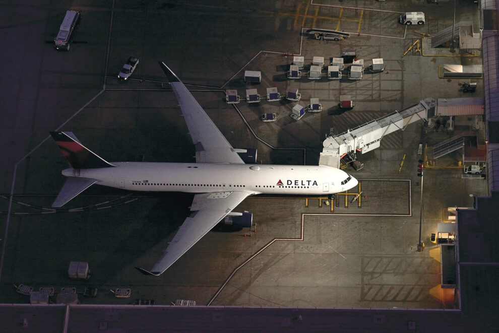 Boeing 767-300ER de Delta en el aeropuerto de Los Ángeles.