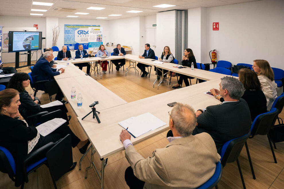 Participantes en el foro de Fly News sobre talnto.