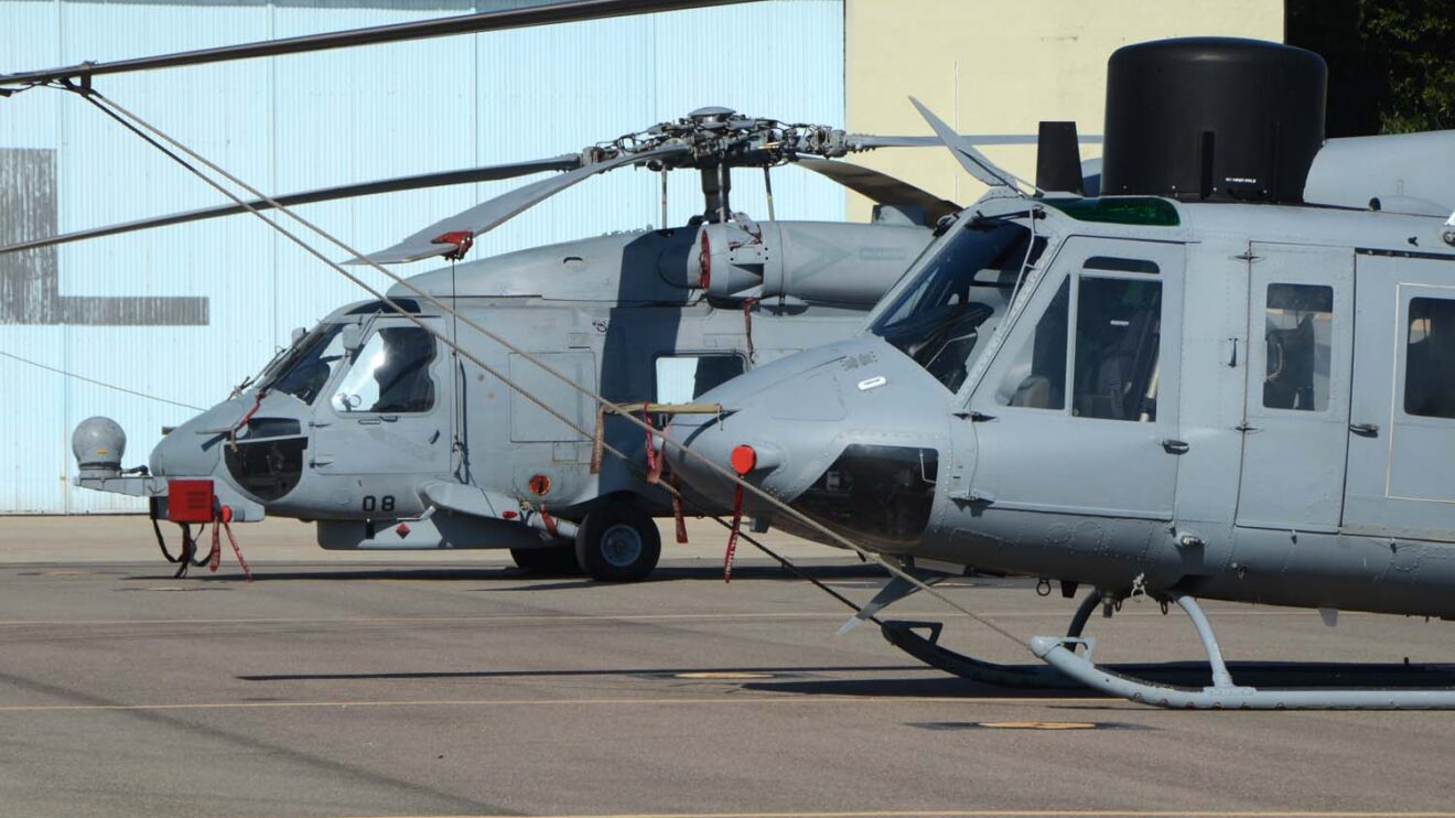 Un S-60 y dos Bell 212 fueron la representación de los helicópteros de la Armada.