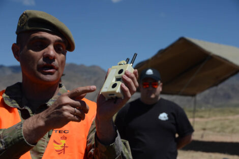 Detector de UAS, hoy ya lo llevan los soldados ucranianos y rusos en la guerra en Ucrania.