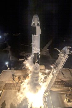 Lanzamiento de la cápsula Dragon 2 hacia la ISS.