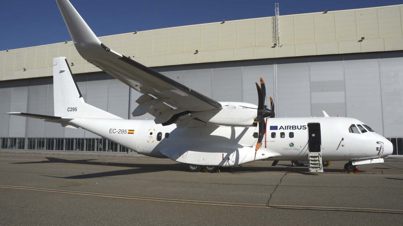 El prototipo del C-295 es en ortigen un CN-235 que se modificó. Desde entonces se le han hecho incontables modificaciones para el desarrollo de nuevos sistemas y capacidades.