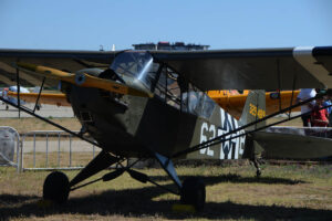 Piper L-4 EC-GQE de la FIO.