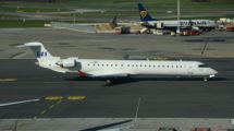 Uno de los CRJ90 operados por Air Nostrum para SAS, la cual exige que sean tripulaciones de Air Nostrum quienes los operen.