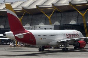 Iberia Express presume de una incidencia mínima de la huelga convocada por USO.