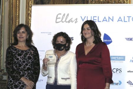 Verónica Ollé, subsecretaria del ministerio de Inclusión, Migraciones y Seguridad Social con Gema Martín del Burgo e Isabel Maestre de EVA.