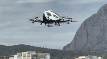 El EVTOL EHang sobre benidorm.