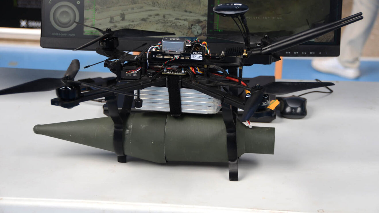 Aprendiendo de Ucrania, dron porta bombas.