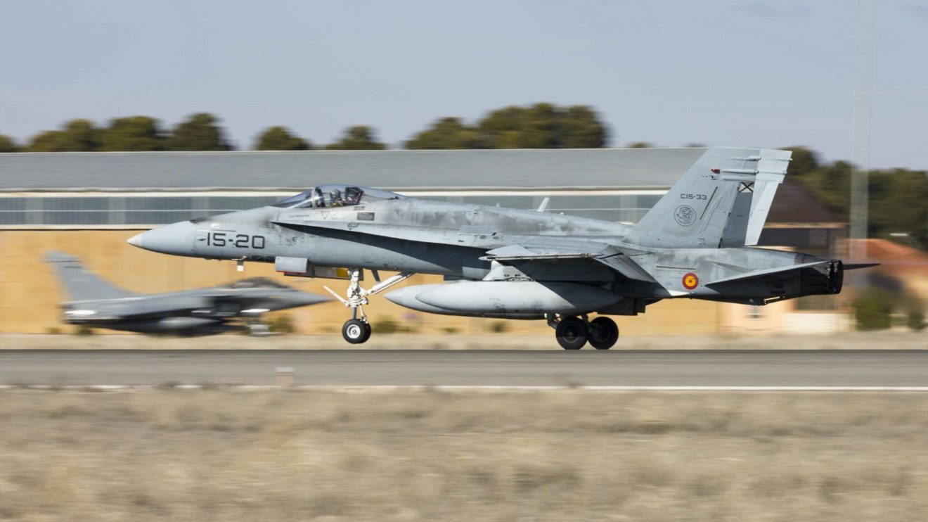 Los F/A-18 españoles son uno de los participantes casi fijos de los cursos TLP en la base de Los Llanos.
