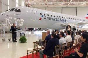 Ceremonia de entrega del E-Jet número 1.400 en la factoría de Embraer en Sao Jose dos Campos.