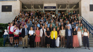 Los finalistas del Reto Amelia junto al jurado y demás participantes en la final.