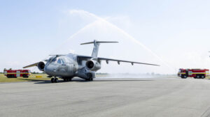 Llegada a Praga del primer Embraer C-390 de la Fuerza Aérea Checa.