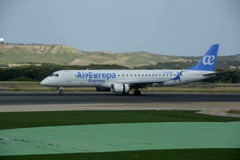 Boeing responde a la compra por Airbus del CSeries con la toma de control de la división de aviones comerciales de Embraer.
