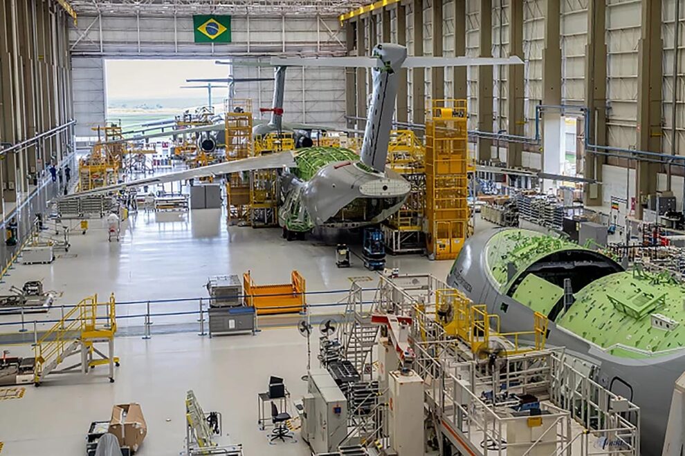 Cadena de montaje del Embraer C-390.