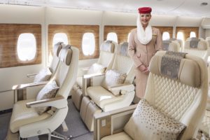 Emirates es la primera de las tres grandes aerolíneas del Golfo en ofrecer turista premium en sus aviones.