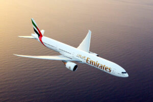 Emirates programa un tercer vuelo dirio a Barcelona con Boeing 777-300.
