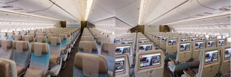 Emirates también ha renovado al clase turista con nueva tapicería y apoyacabezas.