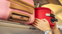 Muy pocos aviones tienen espacio de almacenamiento suficiente para que todos los pasajeros embarquen con una maleta de mano.