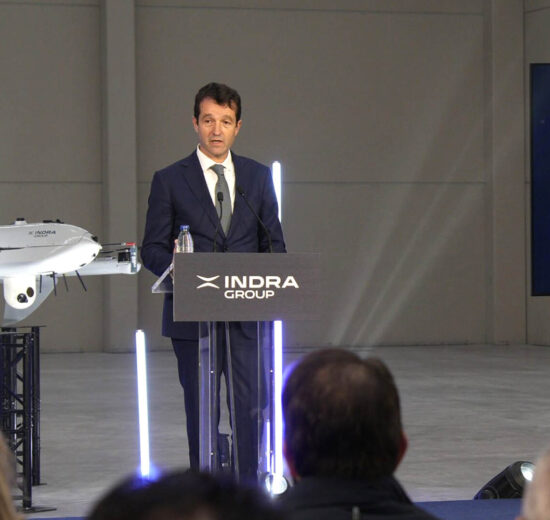 Ángel Escribano, celebra sus éxitos en su primer año como presidente de Indra en la presentación de los resultados de 2025.