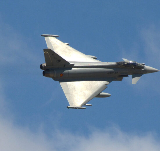El Consejo de ministros da el primer paso para lanzar una modernización del Eurofighter y del NH90.