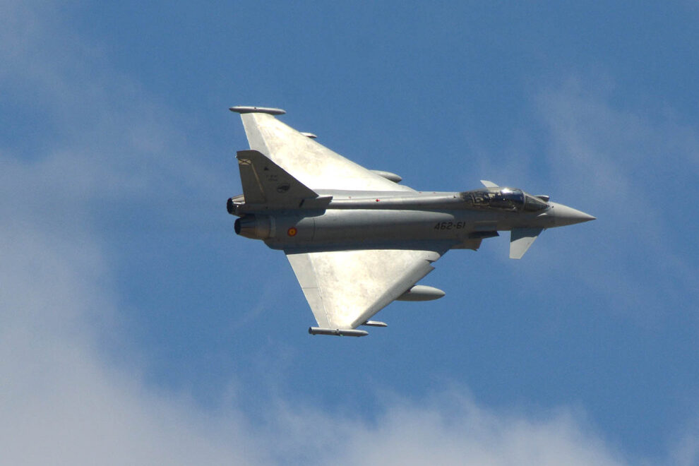 El Consejo de ministros da el primer paso para lanzar una modernización del Eurofighter y del NH90.