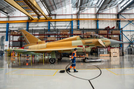 El Ejército del Aire y del Espacio recibirá 45 Eurofighter Halcón hasta 2036.