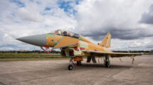 El primer Eurofighter Halcón en la plataforma de la factoría de Airbus en Getafe.