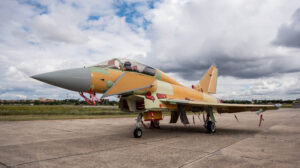 El primer Eurofighter Halcón en la plataforma de la factoría de Airbus en Getafe.