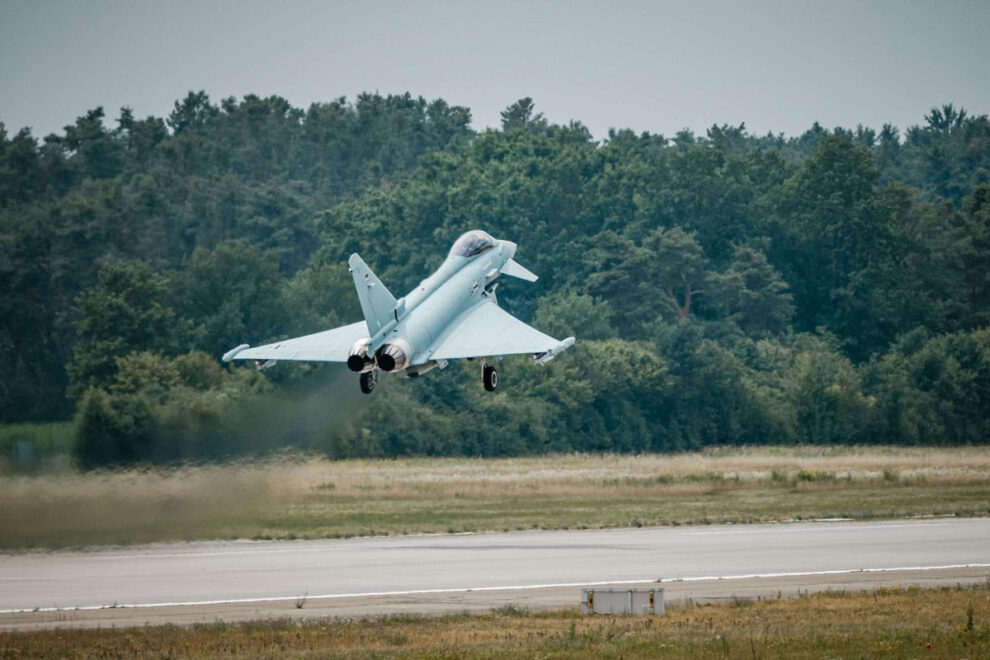 Despegue en Manching del primer Eurofighter Quadriga.