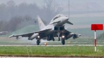 La RAF cedió tres de sus Eurofighter para la evaluación del modelo por Suiza en la base aérea de Payerne.