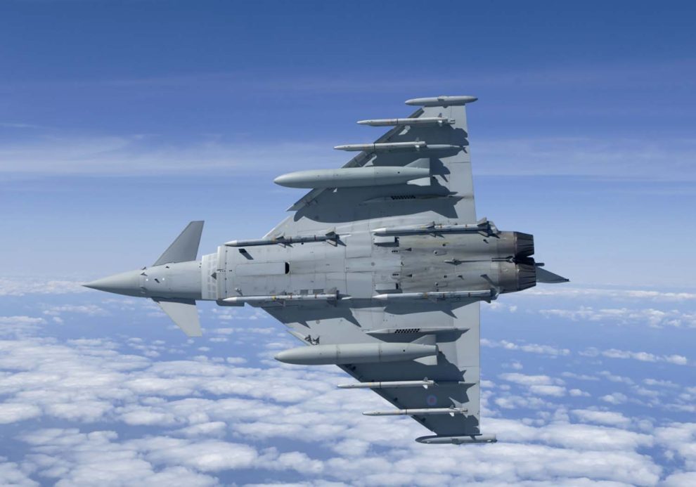 Canadá solicitó a BAe Systems una oferta sobre el Eurofighter,pero esta tuvo que dejarlo en manos de Airbus y el ministerio de Defensa por sus intereses en Bombardier.