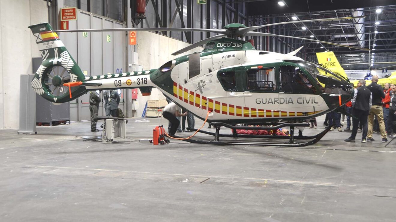La Guardia Civil hizo demostraciones estáticas de rescates con helicóptero.