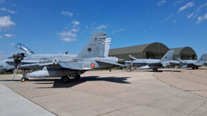 F/A-18 del Ala 12 destacados en la Base Aérea Mihail Kogălniceanu en Rumanía.